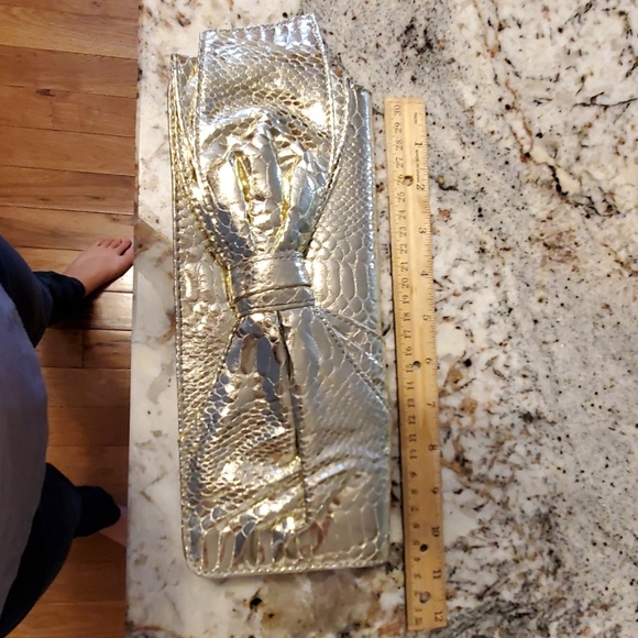 Nine West Gold Bow Snakeskin clutch - Picture 4 of 4